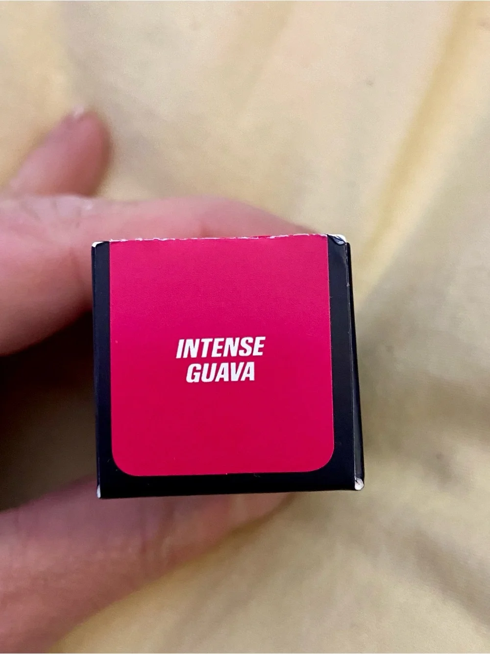 NIB HUDA BEAUTY “Blush Filter”  in Intense Guava